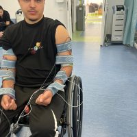 Căldură și speranță pentru Marian – lemne de foc și continuarea terapiilor